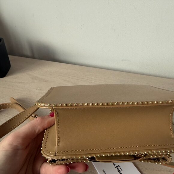 NWT Ferragamo Vara Bow Crossbody Bag Fold-over Flap Gold-tone Hardware - Picture 8 of 9